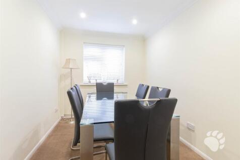 Dining Room/Bedroom 4