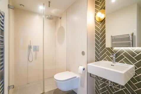 Flat 2508, 145 City Road London    (21).jpg