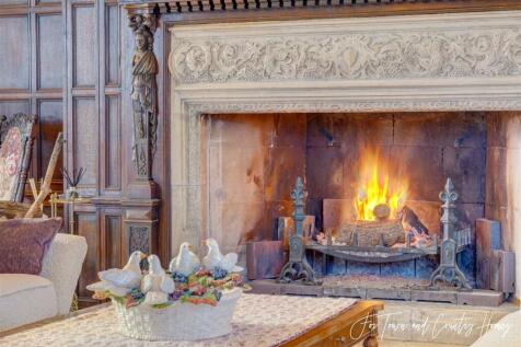 Elizabethan Suite (30).jpg