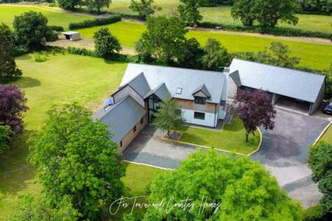 Roundhill Lodge (54).jpg