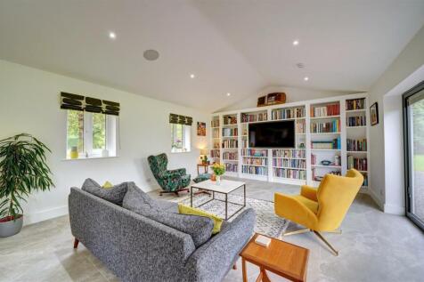 Roundhill Lodge (29).jpg