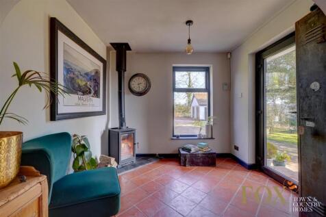 White Cottage (10).jpg