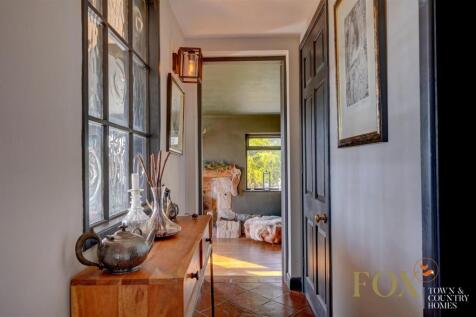 White Cottage (20).jpg