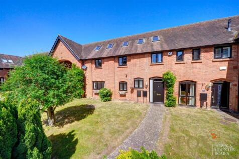 9 Holt Castle Barns (1).jpg