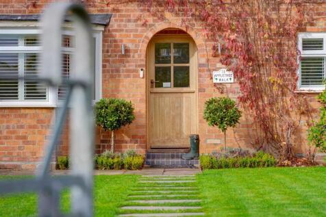 13 Apple Tree Walk (11).jpg