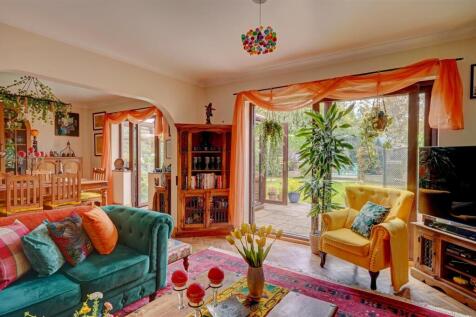 8 Lambert Rd (19).jpg