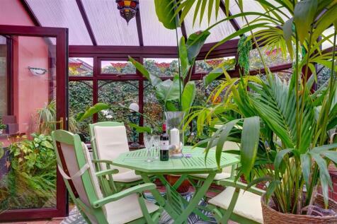 8 Lambert Rd (5).jpg