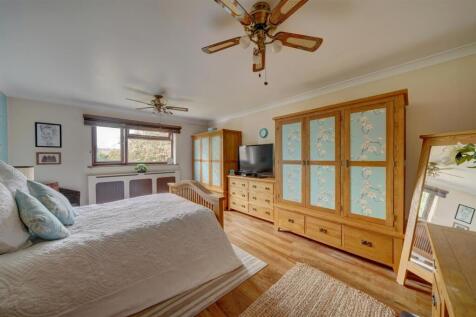 8 Lambert Rd (29).jpg