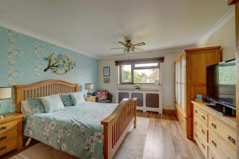 8 Lambert Rd (37).jpg