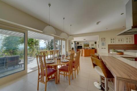 48a Worcester Rd (40