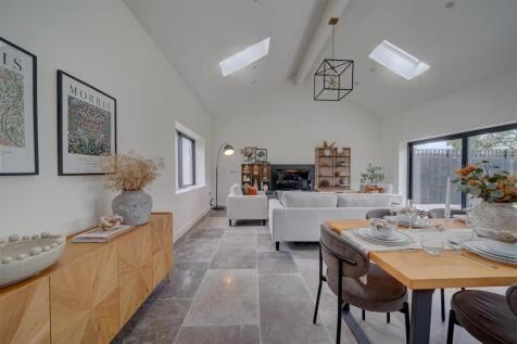 Arrow House (20).jpg