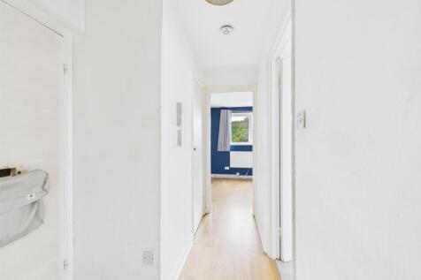 CAM02664G0-PR0112-STILL005.jpg