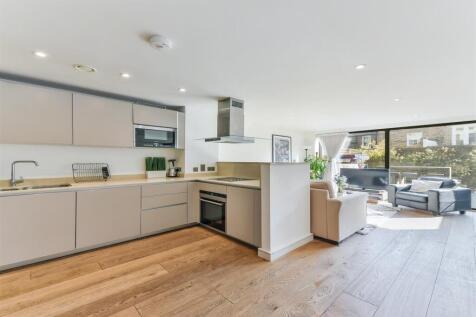 HAWTHORNE CRESCENT, 55- (2).jpg