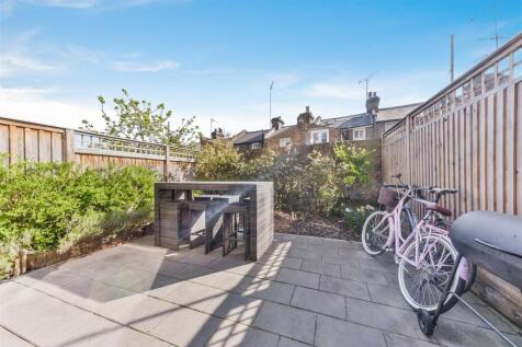 HAWTHORNE CRESCENT, 55- (6).jpg