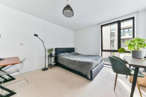 HAWTHORNE CRESCENT, 55- (9).jpg