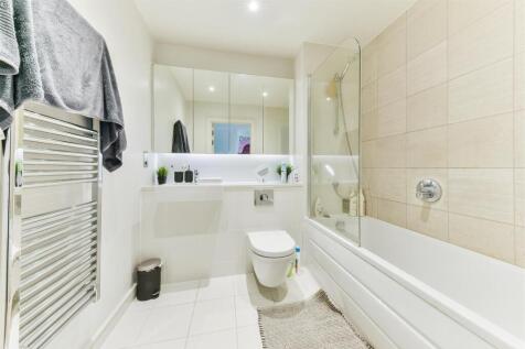 HAWTHORNE CRESCENT, 55- (8).jpg