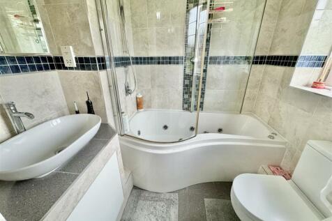 En Suite Shower room