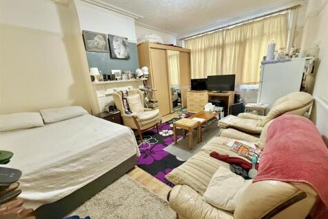 ROOM 1