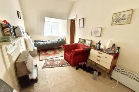 ROOM 6
