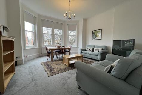 Sitting room 3.jpeg