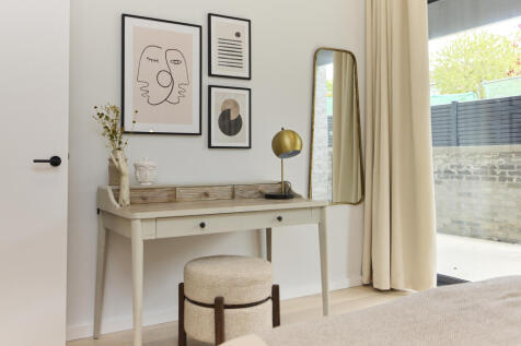 bedroom2.jpg