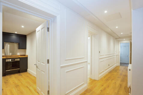 Hallway.jpeg