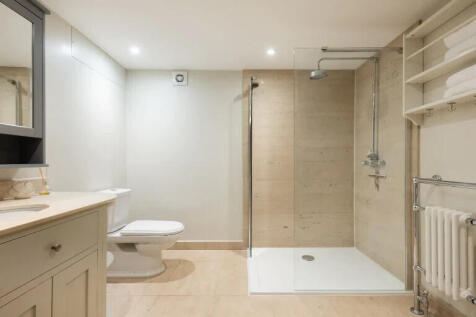 Shower room.jpg