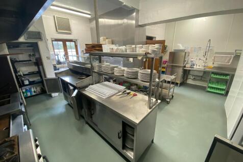 Commercial kitchen