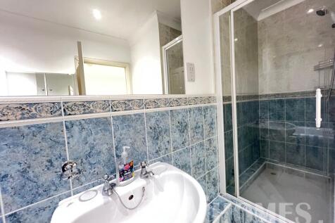 bathroom1