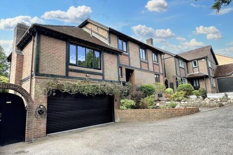 Imposing HOme