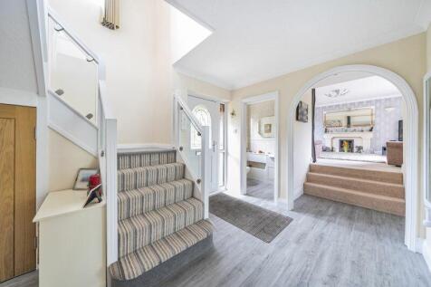 Spacious Entrance Hall