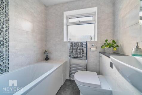 Downstairs Family Bathroom