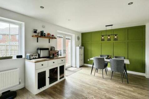 Kitchen diner reverse