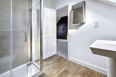 Ensuite Bedroom 1
