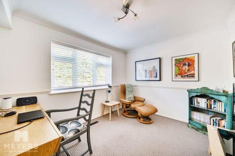 Study / Bedroom 5