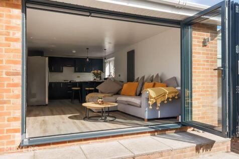 Bi-Folds