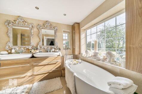 Ensuite Bedroom 1