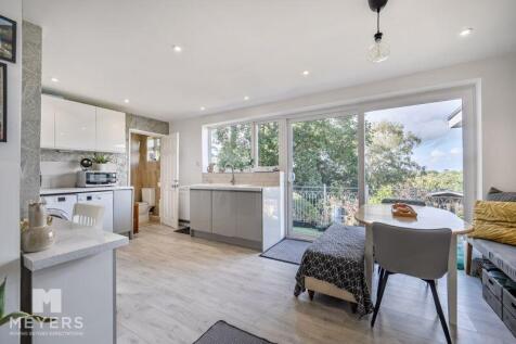 Kitchen / Breakfast Room