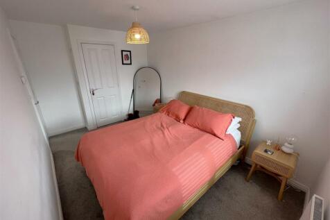 Bedroom 1B.JPG