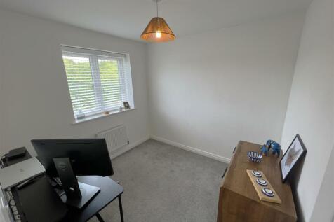 Bedroom 2.JPG
