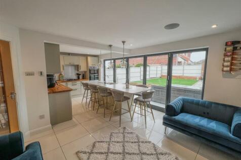 Kitchen A.JPG
