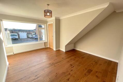 Living Room B.JPG
