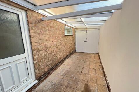 Carport.JPG
