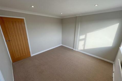 Bedroom 1B.JPG