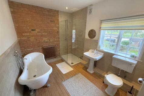 Bathroom A.JPG
