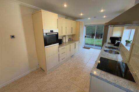 Kitchen A.JPG