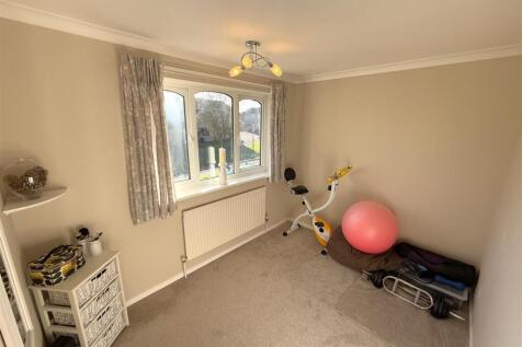Bedroom 2.JPG