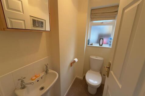 Downstairs WC.JPG