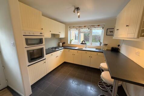 Kitchen A.JPG