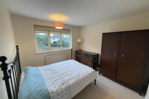 Bedroom 2.JPG